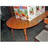 Image 1 : Solid maple dining table with one leaf