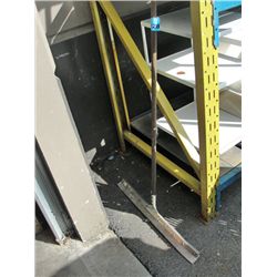 Floor squeegee