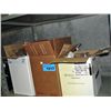 Image 1 : 3 boxes of assorted glasswares