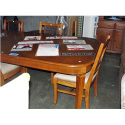 Mahogany dining room table with 3 leafs and 5