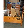 Image 1 : 4pc pine bedroom set; queen size bed, headboard