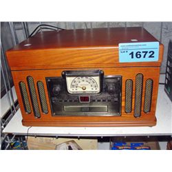 Nostalgic inspired table top radio with disc