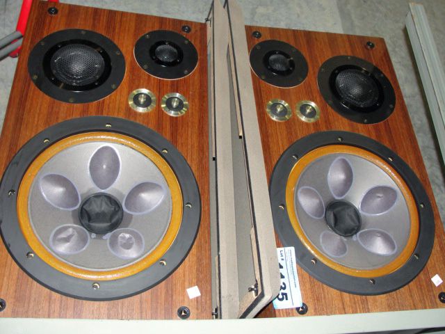 victor speakers vintage