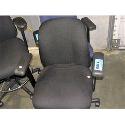 Black gas lift office chair
