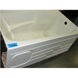 New white bathtub