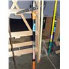 Image 1 : Friskars triple claw weeder