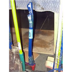 2 axes