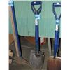 Image 1 : 2 short handle spades