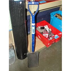 Flat face shovel