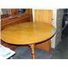 Image 1 : solid maple dining table with one leaf