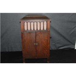 VERY HARD TO FIND SALESMAN SAMPLE FLOOR MODEL VICTROLA