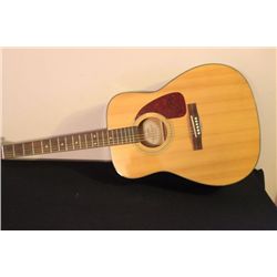 FENDER ACOUSTIC GUITAR IN ORIGINAL CASE - MINOR DAMAGE