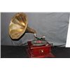 Image 12 : OUTSTANDING GRAMOPHONE MOVABLE BRASS HORN AND ORNATE