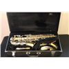 Image 8 : YAMAHA SAXOPHONE IN EXCELLENT CONDITION WITH ORIGINAL