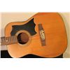 Image 2 : NICE ACOUSTIC GUITAR - NO MAKER NAME