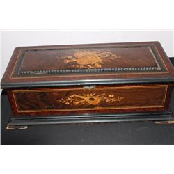 BEAUTIFUL MUSIC BOX FOR RESTORATION - GREAT INLAY CASE