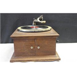 EXCELLENT WORKING OAK TABLE TOP VICTOR TALKING MACHINE