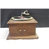 Image 1 : EXCELLENT WORKING OAK TABLE TOP VICTOR TALKING MACHINE