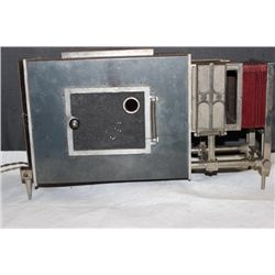 LANTERN PROJECTOR BY UNDERWOOD AND UNDERWOOD - ACADEMIC