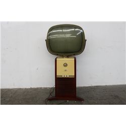 UNIQUE PHILCO EARLY MODEL TV HEAD SETS ON SOLID WOOD