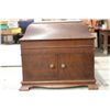 Image 1 : EXCELLENT OAK VICTOR TABLETOP VICTROLA WORKS GREAT 17 X