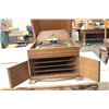 Image 6 : EXCELLENT OAK VICTOR TABLETOP VICTROLA WORKS GREAT 17 X