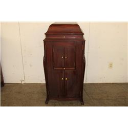 BEAUTIFUL MAHOGANY HIGH FLOOR MODEL VICTOR TALKING