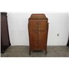 Image 1 : LOVELY QUARTER SAWN OAK DOUBLE FLOOR MODEL VICTROLA BY