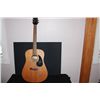 Image 4 : ACOUSTIC GUITAR BY VANTAGE SIX STRING GOOD CONDITION