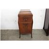 Image 1 : OAK VICTOR VICTROLA WORKS PERFECT NEAR MINT 42 X 19 X