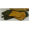 Image 2 : VINTAGE BOY SCOUT STYLE FRAME PACK AND USGI TRIGGER FINGER MITTENS SHELL SIZE M