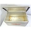 Image 4 : WESTERN FIELD METAL ICE CHEST