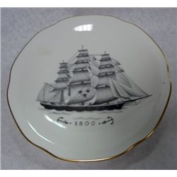 Collector Plate made in Sweden, Picture of Ship on front of  plate, Diameter 8 