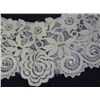 Image 2 : ANTIQUE IVORY LACE COLLAR WITH RHINESTONES