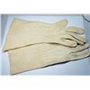 Image 1 : 1960'S SMART DAY GLOVES WITH HAND STITCHED DETAIL. FOWNES BUTTERMILK SIZE 6.5