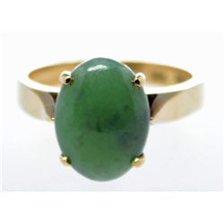 Vintage 14k Yellow gold Jade Ring, Size 6.25 Excellent condition.