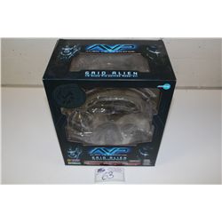 AVP ALIEN VS. PREDATOR, GRID ALIEN 1/6 SCALE PRE PAINTED MODEL KIT NEW IN BOX