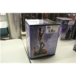 CAT WOMAN, NAUGHTY & NICE STATUE 1472/3500