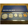 Image 2 : 1966 US SPECIAL MINT SET WITH BOX