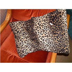 LEOPARD PILLOW CASE & PILLOW