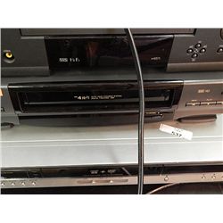 TOCHIBA VHS PLAYER