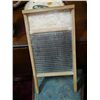 Image 1 : WASHBOARD WITH GLASS