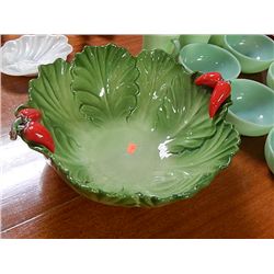 MAJOLICA GREEN SALAD BOWL WITH PEPPERS