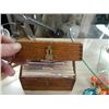 Image 1 : VITNAGE WOOD RECIPE BOX & RECIPES