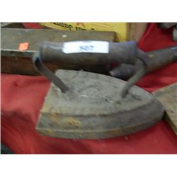 SAD IRON WITH HANDLE