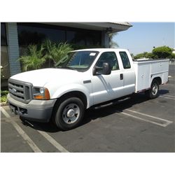 2005 FORD F-250 3/4 TON SERVICE TRUCK