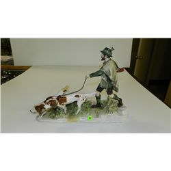lovely Meissen crossed swords porcelain hunter with dogs figurine, cond VG , 11 1/2 x 15 1/2
