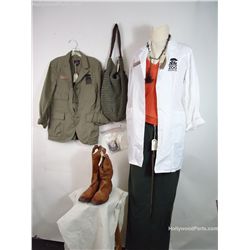 Zookeeper Kate (Rosario Dawson) Hero Franklin Park Veterinarian Costume