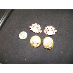2-Pair Clip On Earrings