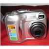 Image 3 : Nikon Cool Pix 2100 Camera,